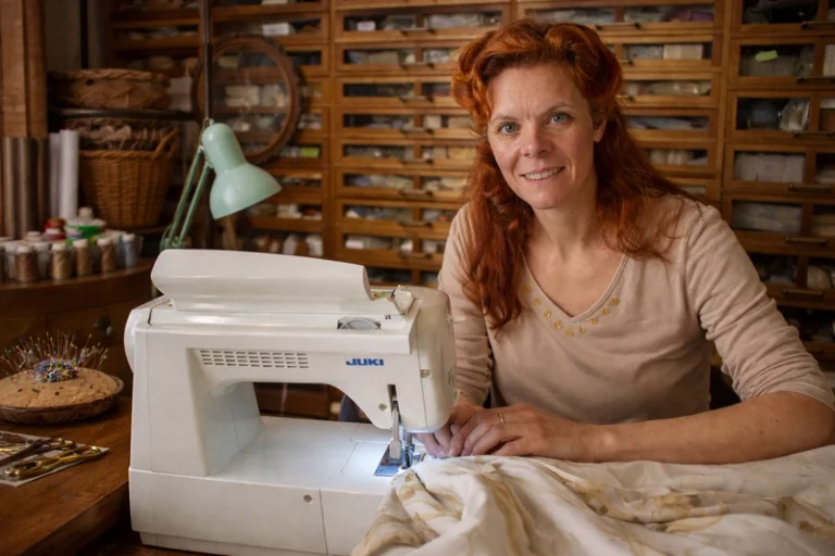 Cours de couture individuel et retouche réalisés à l’atelier Marjorie G. CREATION, en Vendée et Loire-Atlantique.