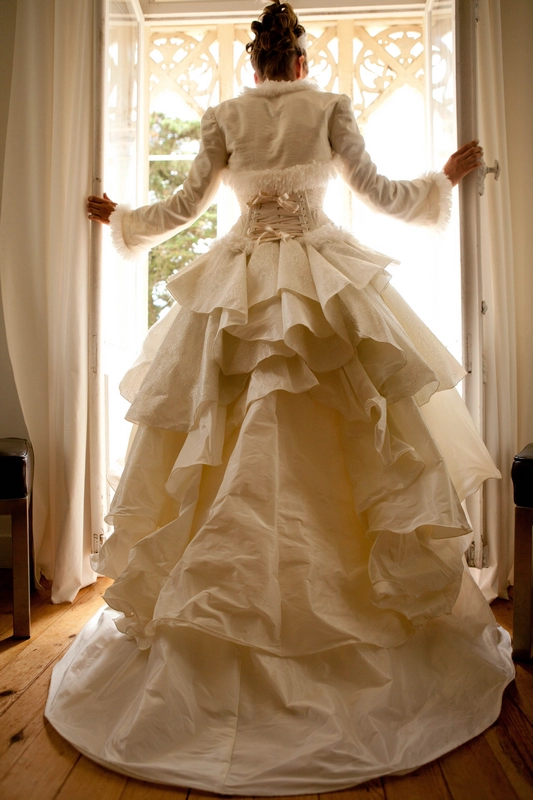 Robe de mariée sur mesure créée en Vendée par l’atelier Marjorie G. CREATION
