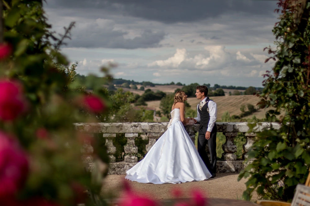 Robe et costume de mariage sur mesure réalisés en Vendée par Marjorie G. CREATION